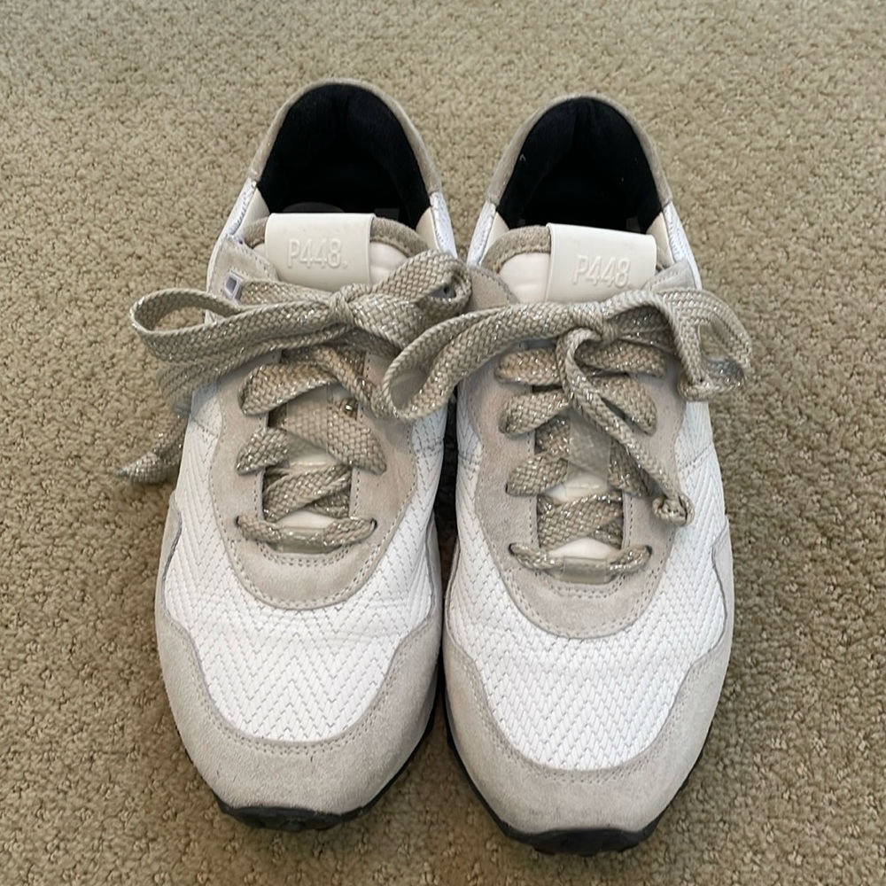 P448 Cancun Leather sneaker. Size 37. Worn twice. Excellent condition.
